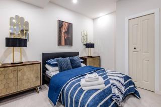 Cozy Luxury Suite with Private Movie Theatre - 9