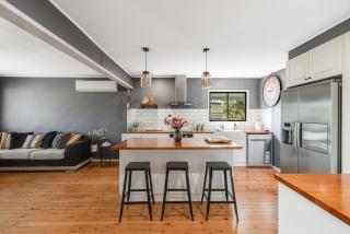 Stylish Cottage Near Hospital Precinct! - 2