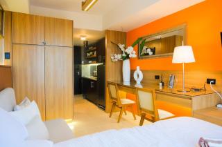 Kasara Luxe Suites Pasig near Ortigas and BGC Pool Netflix Fast Wifi - 4