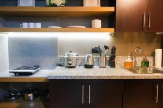 Kasara Luxe Suites Pasig near Ortigas and BGC Pool Netflix Fast Wifi - 3