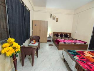 Shivashray Hotel Inn - 2