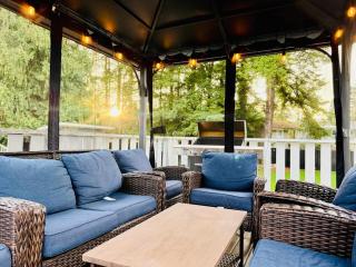 The Stag House - Hot Tub Theatre Arcade Games & Sleeps 18 - 6