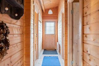 Charming Timber House With Sauna Near Beach - 2