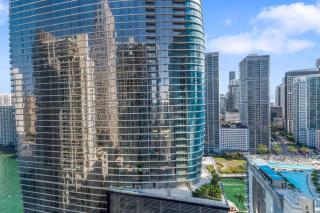 Brickell 1BR Skyline Balcony Corner Suite Walkable to City Centre LuxePad - 9