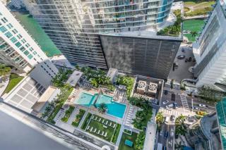 Brickell 1BR Skyline Balcony Corner Suite Walkable to City Centre LuxePad - 4