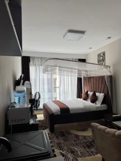 Fabulous suites Airport Homes - 0