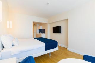 Guest Favorite Sea View Apartments - Batumi - 5