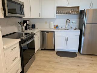 Leinaala Oceanfront #101 Ground unit, Ocean View, Steps to the beach, A/C - 4