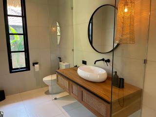 Villa Rawarawa Beachfront Lovina - 5