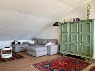 Unique lakeside house with sauna and panoramic harbour views 5 guests - 4