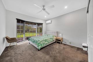 Luxe Farmhouse with solar heated pool and bbque - 9