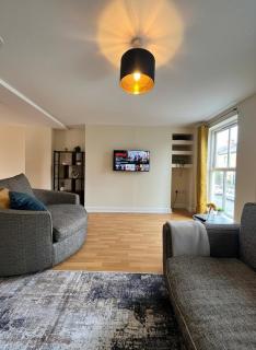 5 BD 25 Bath Parking WiFi - 5