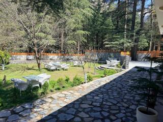 The Social Stays Tirthan - 5