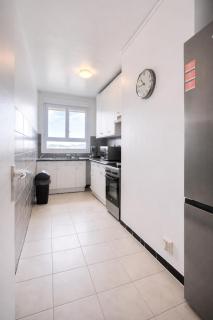 2 Mins from Train Station - Beautiful View on 17th Floor - Free Parking Space - Epinay - 7