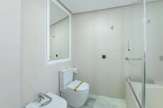 PUERTO DE BENALMÁDENA APARTAMENTO VACACIONAL con VISTAS AL MAR Y YATES TRES HABITACIONES 2 BAÑOS - 6