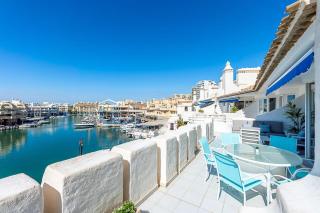 PUERTO DE BENALMÁDENA APARTAMENTO VACACIONAL con VISTAS AL MAR Y YATES TRES HABITACIONES 2 BAÑOS - 9