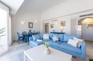 PUERTO DE BENALMÁDENA APARTAMENTO VACACIONAL con VISTAS AL MAR Y YATES TRES HABITACIONES 2 BAÑOS - 4