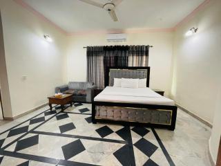 Rose Family Lodges - 4