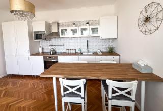 The Castle Spot -2BD - 4