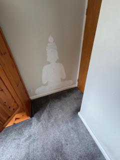 Single occupancy bedroom in quiet village home near docks and Quays - 1