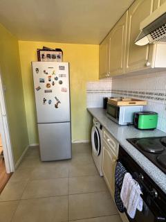 Comfortable Private Room B71 Near Town Centre, free parking & Near Bus Links - 1