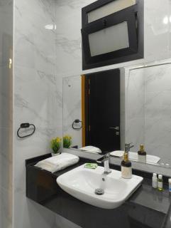 Sunset Terrace 5BR Villa Family Retreat Helio 2 - 7