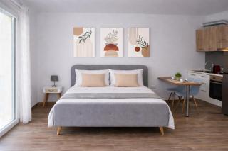 Le Suite del Pastore, Monolocale con Terrazza Privata e Parcheggio Facile, vicino al Centro - 0