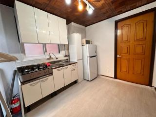 Affordable Stay Seoul city center near Hongdae Gangnam 5 min to Subway Station - 1