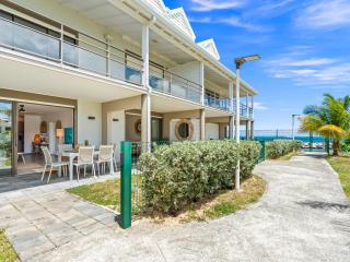 Ocean Breeze, Fully Renovated Beachfront 2 bdr - 8