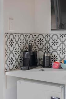 Wild Rose Cottage, 100M to the water - 2