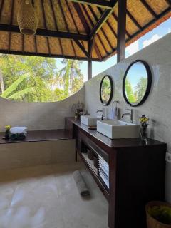 The Palms - Seraya Shores Retreat Bali - 4