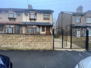 House Sleeps 9 with Garden and Parking - 5