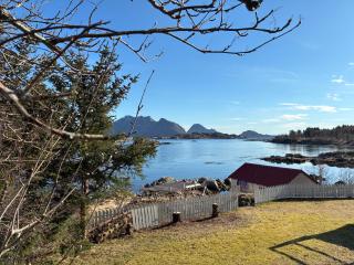 House by the sea, Ballstad Lofoten - 3