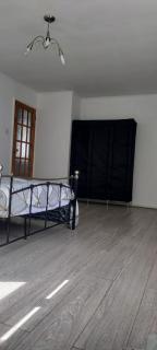 MODERN DOUBLE ROOM Near LUTON AIRPORT - 1