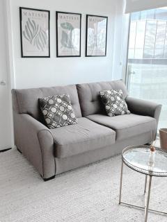 CN Tower and Lake View 1 Bedroom Condo in Downtown Toronto - 5