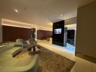 LvL 40 Skyline 2BR Balcony Epic Melbourne Views Free Parking - 8