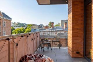 Stylish Apartment with 2 Bedrooms, Parking, Balcony, and AC by Renters Prestige - 6