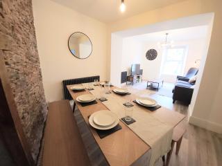 Central Brixham 4-Bed, Sleeps 7, Walk to Harbour - 9