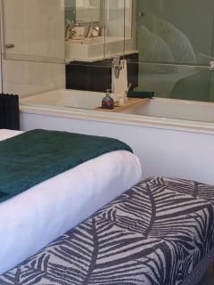 Cozy One-Bedroom Near Sandton City - 8