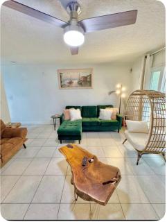 Orlando Turquoise Beach Bungalow - 9