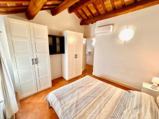 CASA OLIVA Cielo terra con doppi servizi, aria condizioanta, in centro e vicino al mare - 1
