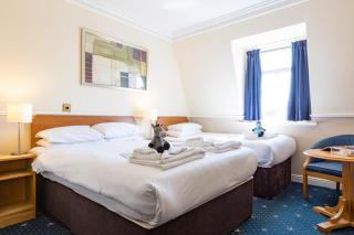 The Caledonian Tower Hotel - 7