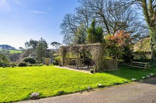 Finest Retreats - Trimstone Manor, Paddock Cottage - 8