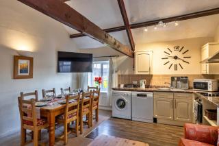 Finest Retreats - Trimstone Manor, Granary Cottage - 3