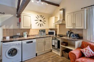 Finest Retreats - Trimstone Manor, Granary Cottage - 2