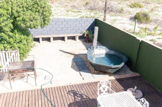 Whitehouse- Hot Tub - 8