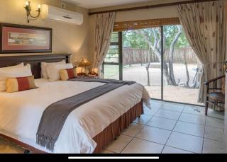 Zebula Golf and Wildlife Estate - Zebras Crossing Pax 10 - Moi Signature Villa - 0
