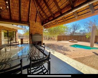 Zebula Golf and Wildlife Estate - Zebras Crossing Pax 10 - Moi Signature Villa - 4
