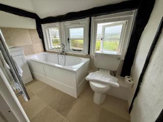 Holly Cottage Stylish Rural Retreat in Sussex - 1