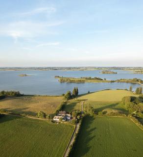 Peaceful Country Home With Beautiful Water View - 5